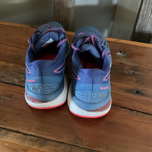 ASICS Blue and Pink Running Shoes size 7.5 - Picture 3 of 5